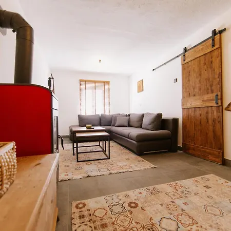 Kuca S Osmijehom Tatil Evi Livno